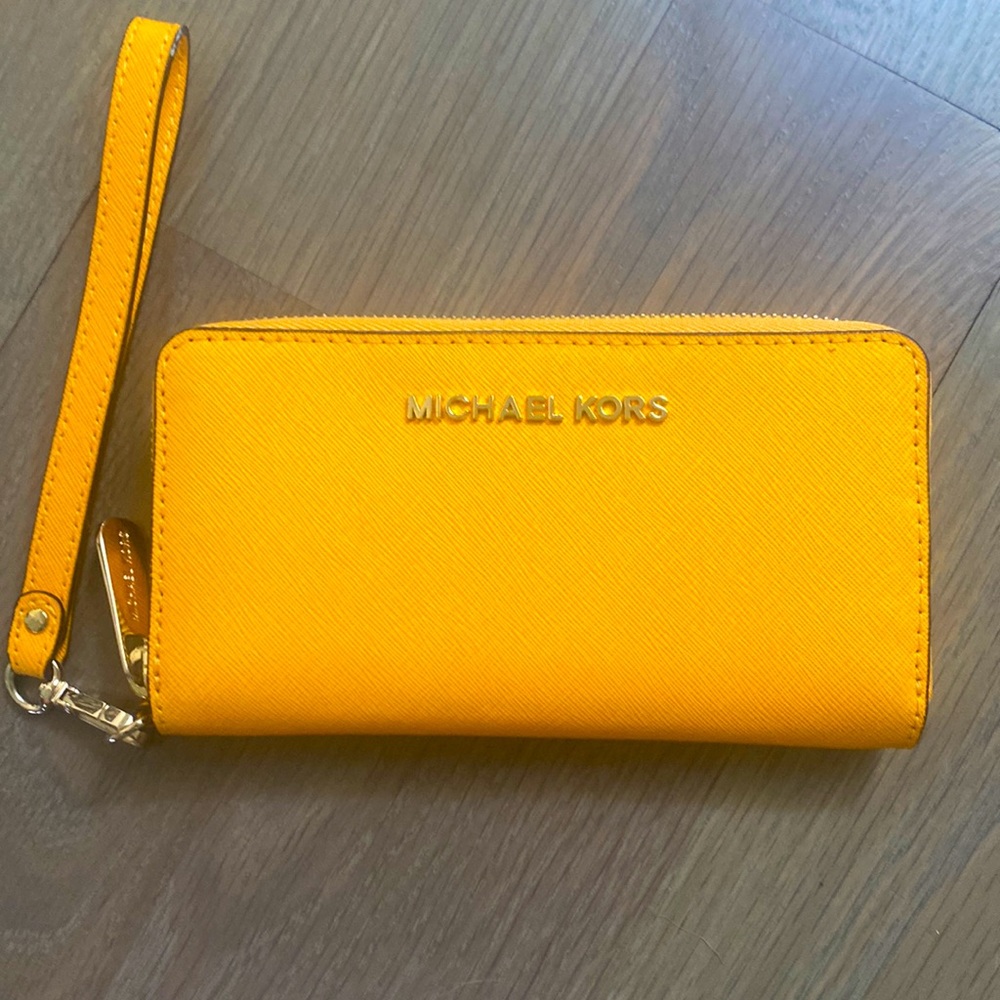Merigold Michael Kors wristlet wallet with removable wristlet attachment